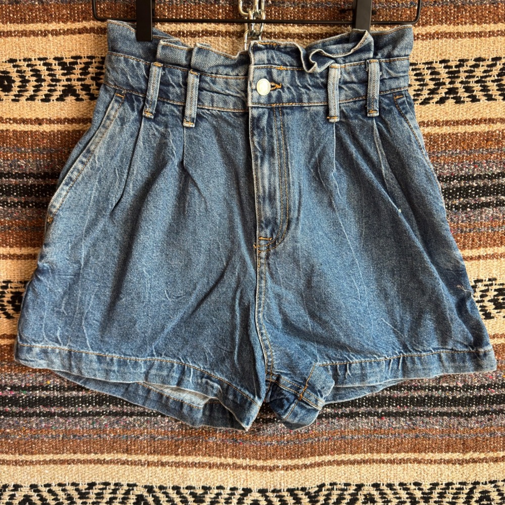 Zara Paperbag Waist Denim Shorts Size 6 Blue High Rise Pleated Relaxed